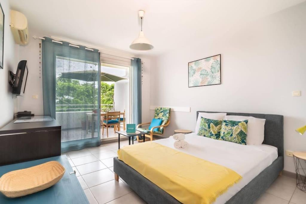 Flamboyant - Studio 2 Personnes Avec Lit De Qualite Hoteliere Separable Pour Couple Ou Amis Avec Tres Belle Terrasse A 12 Min A Pied Ou 4 Min En Voiture Du Lagon De L'Ermitage - St Gilles Les Bains La Saline Le Bains Eksteriør bilde
